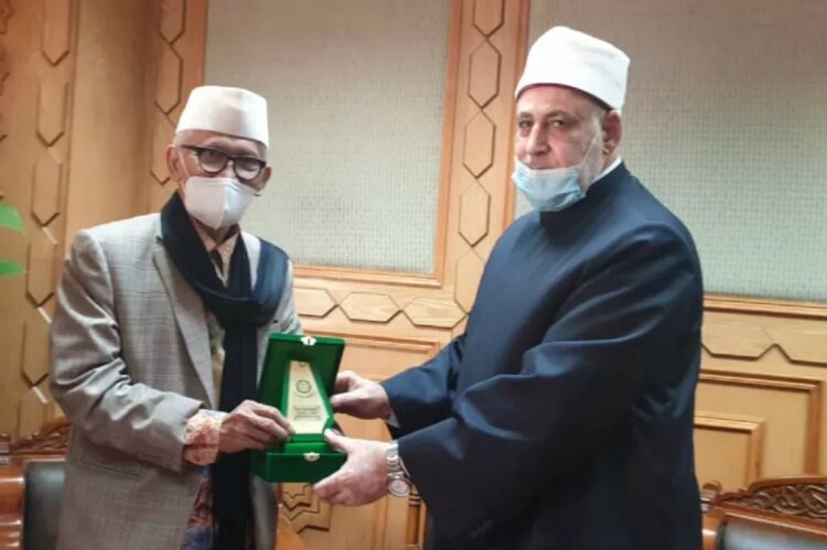 Usai Kecelakaan, Ketum MUI Miftachul Akhyar Jalani Perawatan di RS Islam Surabaya 1 Ilustrasi - Ketua Umum MUI Miftahul Akhyar dan Deputi Grand Sheikh Al-Azhar Mohammed Al-Dhuwainy saat keduanya bertemu di Universitas Al-Azhar, Mesir. ANTARA/HO-MUI