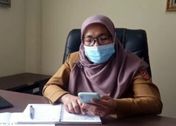 Alihkan Usaha Keramba, Nelayan Danau Maninjau Diberi 60 Jaring Ikan