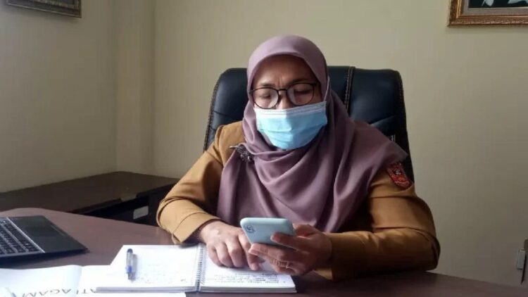 Kepala Dinas Perikaan dan Ketahanan Pangan Agam, Rosva Deswira. (ANTARA SUMBAR/Yusrizal)