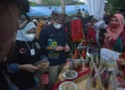 Berkunjung ke Kampung Minang Sumpu, Sandiaga Uno dan Istri Kagumi Rumah Gadang