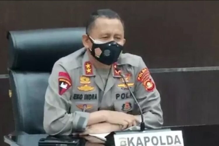 Akui Kesalahan yang Mengakibatkan Kegaduhan Hibah Rp 2 Triliun, Kapolda Sumsel Minta Maaf 1 Kepala Polisi Daerah Sumatera Selatan Inspektur Jendral Polisi Eko Indra Heri sampaikan permohonan maaf secara langsung kepada seluruh masyarakat ihwal dana hibah Rp2 triliun dari almarhum Akidi Tio (Warga asal Langsa, Aceh Timur, Provinsi Aceh) yang belum jelas keberadaannya, Kamis (5/8/2021) (ANTARA/M Riezko Bima Elko P/21)