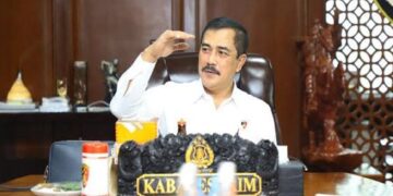 Presiden Instruksikan Polisi Tak Reaktif Soal Mural 404: Not Found 8 Presiden Instruksikan Polisi Tak Reaktif Soal Mural 404: Not Found