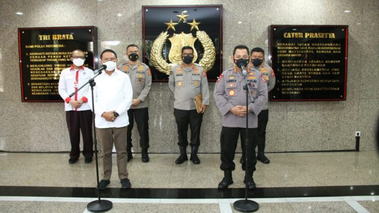 Kapolri Ingatkan Prokes Ketat Setelah Beri Izin untuk Liga 1 dan Liga 2 1 Kapolri dan Menpora