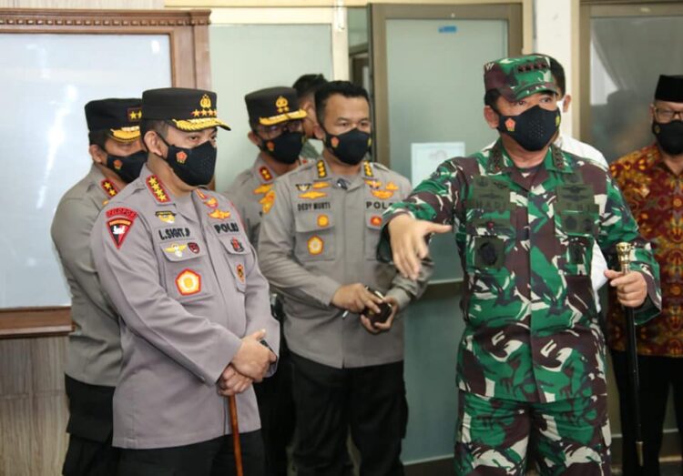 Dikunjungi Kapolri dan Panglima TNI, Wako Padang Beberkan Penanganan Covid-19 1 Kunjungan kerja (kungker) Kepala Kepolisian Republik Indonesia (Kapolri) Jenderal Listyo Sigit Prabowo dan Panglima TNI Marsekal Hadi Tjahjanto ke Balai Kota Padang.