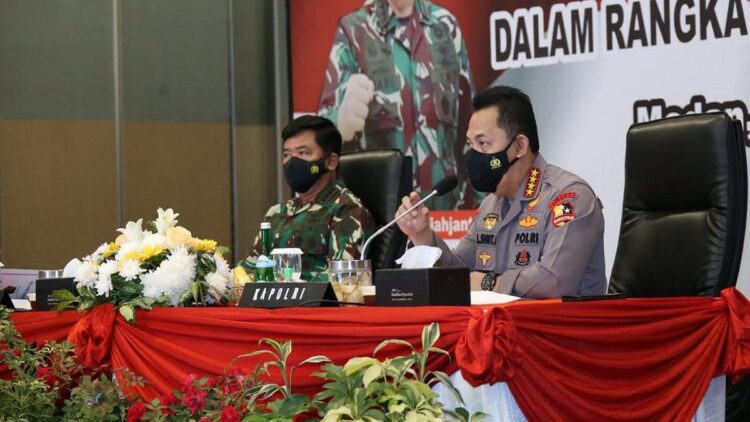 Kapolri dan Panglima TNI di Medan.