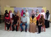 UNP Gelar Pengabdian Masyarakat di Nagari Maninjau, Pelatihan Tata Rias Gaun dan Hijab Pengantin