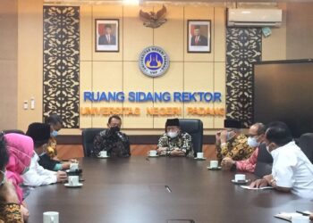 Pemkab Agam-UNP Bahas Kerja Sama Beasiswa S2 untuk ASN