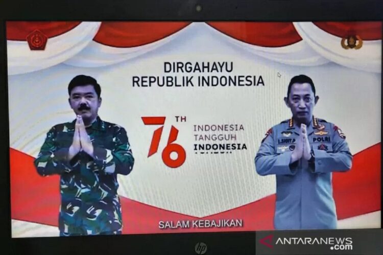 Peringati Hari Kemerdekaan RI ke-76, Ini Pesan Kapolri 1 Tangkapan layar, video ucapan Hari Ulang Tahun Ke-76 Republik Indonesia oleh Panglima TNI Marsekal TNI Hadi Tjahjanto dan Kapolri Jenderal Pol Listyo Sigit Prabowo. ANTARA/Laily Rahmawaty