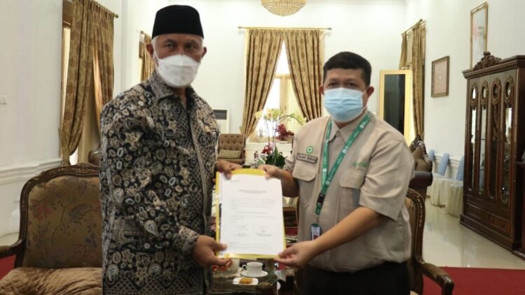 Terima Bantuan Liquid Oksigen, Gubernur Mahyeldi: Kita Kebersamaan Hadapi Masa Sulit 1 Bantuan oksigen untuk Sumbar.