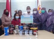 Semen Padang Hospital Serahkan Donasi Suplemen dan Vitamin untuk Atlet Sumbar di PON XX Papua