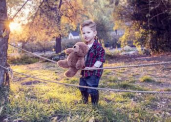 Mampu Kembangkan Kedewasaan, Sejumlah Psikolog Sarankan Anak Laki-laki Bermain Boneka