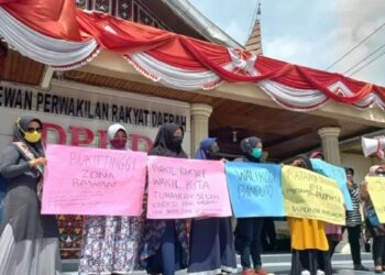 Datangi Kantor DPRD, Aliansi Bukittinggi Peduli Sampaikan Hal Ini