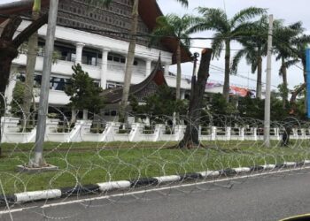 Wah! DPRD Sumbar juga Habiskan Biaya Rp1 Miliar untuk 65 Baju Dinas Anggota 8 Pengadaan Baju Dinas Telan Biaya Rp908 Juta, Untuk Satu Anggota Dewan Rp12,5 Juta