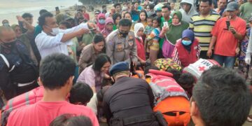 Lima Orang Diseret Ombak di Pasia Jambak, Seorang Meninggal