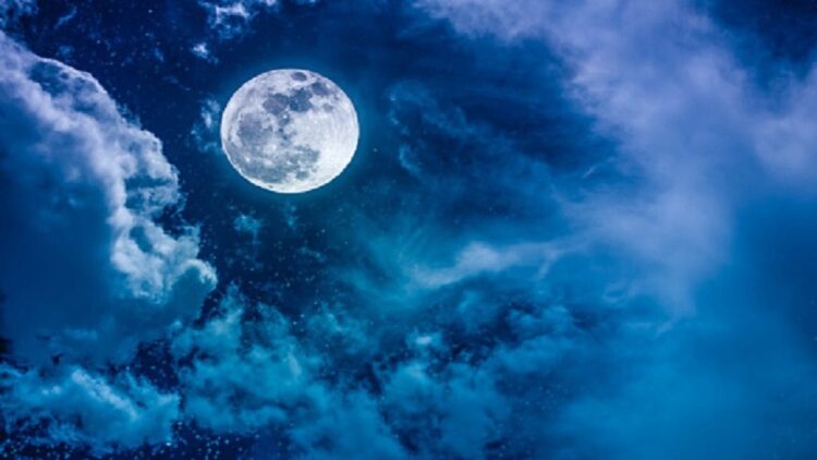 Malam Ini Indonesia Kedatangan Bulan Biru, LAPAN: Bisa Dilihat sejak Matahari Terbenam 1 ilustrasi blue moon. (net)