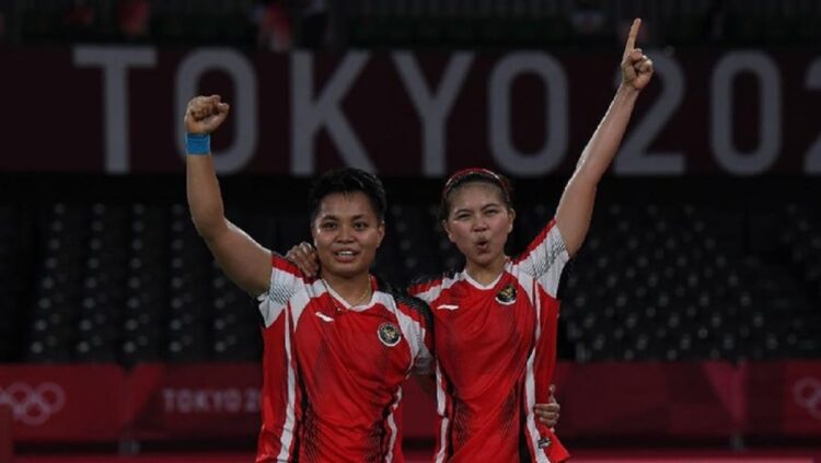 Media-media Asing Bahas Bonus Greysia/Apriyani, Termasuk Sapi & Kios Bakso.Foto: ANTARA FOTO/SIGID KURNIAWAN