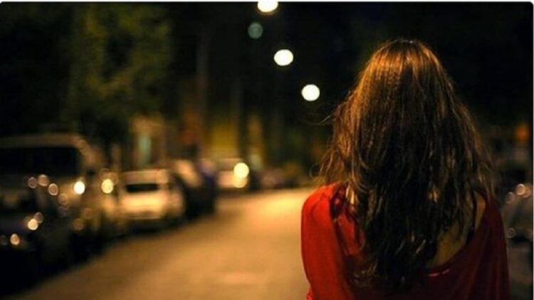 Temani Pengunjung Laki-laki di Ruangan Gelap, Enam Wanita Pemandu Karaoke Ini Diamankan Satpol PP 1 ilustrasi wanita malam. (net)