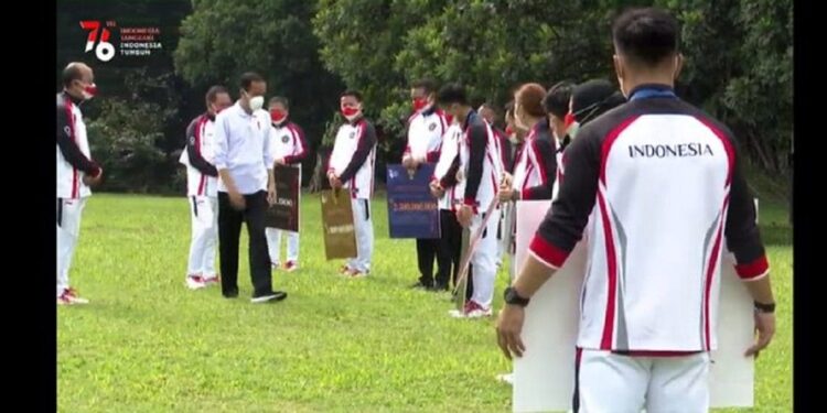 Peraih Emas Olimpiade Tokyo Diganjar Bonus Rp5,5 Miliar 1 Jokowi Beri Bonus pada Peraih Medali Olimpiade Tokyo, Ini Besarannya (Muchlis Jr - Biro Pers Sekretariat Presiden)