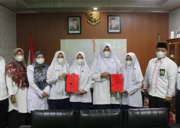 Dua Siswi MTsN Sawahlunto Raih Top 50 Proposal Myres Tingkat Nasional