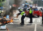 Aksi Tiga Polantas Padamkan Becak Terbakar di Padang Viral, Ini Ternyata Alasannya