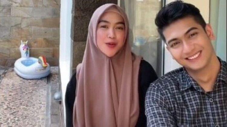 Ria Ricis dan Teuku Ryan. (Tangkapan layar Akun TikTok @riaricis)