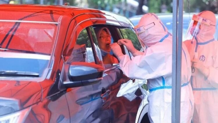 Harga Tes PCR Turun Menjadi Rp495 Ribu 1 ilustrasi tes swab PCR