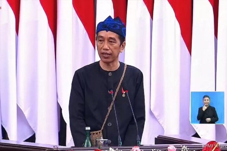 Jokowi: Pandemi COVID-19 Memacu Semua untuk Berubah 1 Tangkapan layar Presiden Joko Widodo (Jokowi) dalam Sidang Tahunan MPR RI, di Gedung MPR/DPR/DPD RI, Jakarta, Senin (16/8/2021). ANTARA/Desca Lidya Natalia