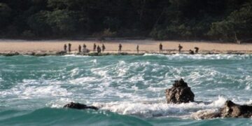 North Sentinel Island, Pulau Suku Primitif di India yang Nekat Tombak Pendatang Asing 8 North Sentinel Island, Pulau Suku Primitif di India yang Nekat Tombak Pendatang Asing