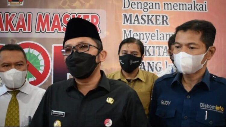 Ada SE Wajib Vaksin Pemko Padang, Yang Menolak Sanksinya Penundaan Jamsos dan Pelayanan 1 Wali Kota Padang Hendri Septa. (net)