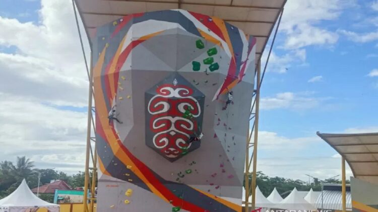 Klaim Persiapan Minim, Tim Putra Panjat Tebing Sumbar Gagal Sumbang Medali di PON XX Papua 1 Tim panjat tebing Sumbar gagal meraih medali saat berlaga di PON XX Papua. (net)