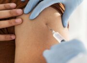 Kena COVID-19, Ahli Teori Konspirasi AS Ini Tetap tak Mau Akui COVID-19 Itu Nyata