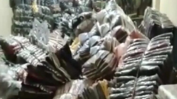 Video satu keluarga meninggal dunia tertimbun pakaian dagang viral. (Instagram/info_kejadian_banjarmasin)