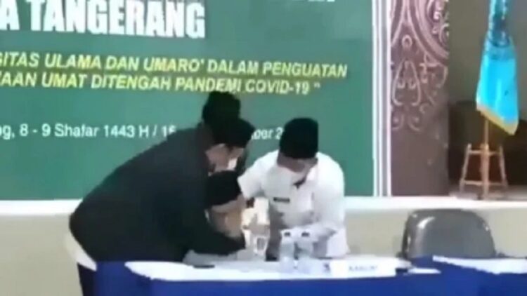 Detik-detik KH Edi Junaedi Nawawi meninggal.(Instagram/peristiwa_sekitar_kita)