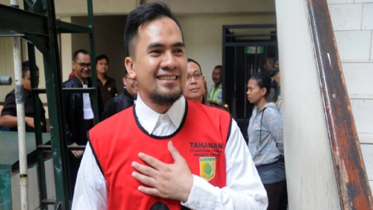 Usai menjalani hukuman karena kasus asusila, Saiful Jamil bebas hari ini. (net)