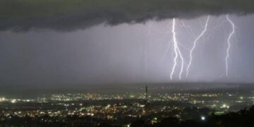 Cuaca Ekstrem Picu Bencana Hidrometeorologi, Pemkab Solok Ingatkan Warga Tetap Waspada 8 Ilustrasi cuaca ekstrem. (net)