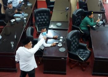 Ricuh Lagi! Bupati Epyardi Asda Walk Out saat Sidang Paripurna DPRD Kabupaten Solok