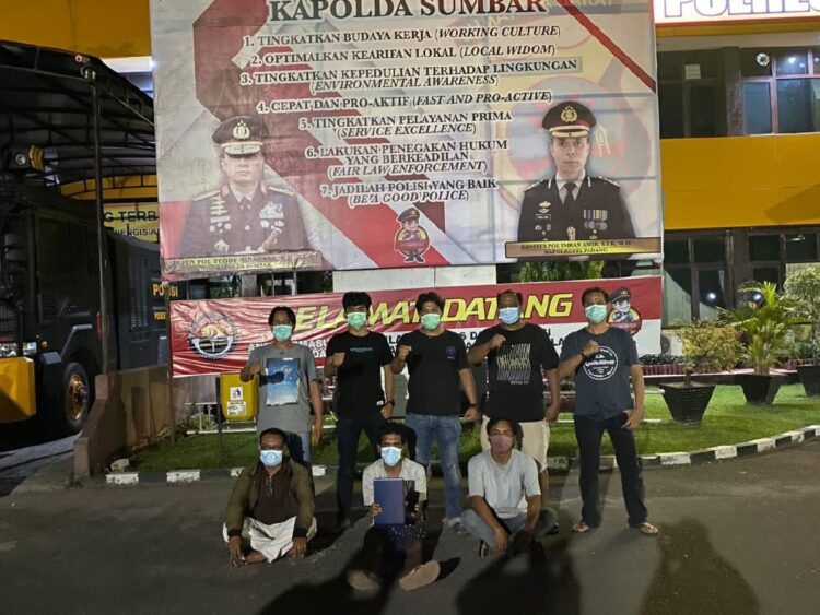 Tim Klewang Polresta Padang menangkap pencuri bersama penadah satu unit notebook dan HP yang dicuri di kawasan Kubu Parak Karakah (IST)