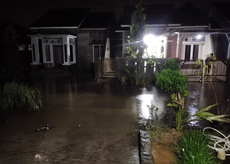 Foto-foto Terkini Banjir di Padang