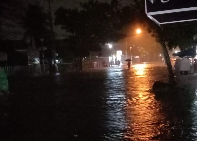 Foto-foto Terkini Banjir di Padang