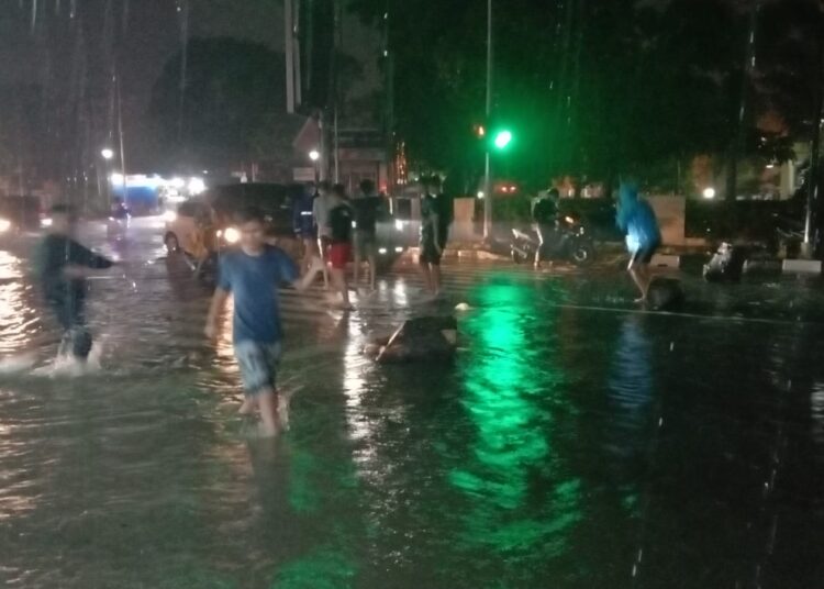 Foto-foto Terkini Banjir di Padang