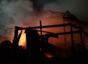 Pasar Bawah Bukittinggi Membara, Sedikitnya Tiga Los Hangus