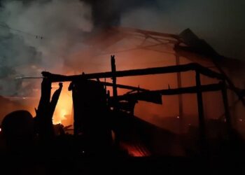 Pasar Bawah Bukittinggi Membara, Sedikitnya Tiga Los Hangus