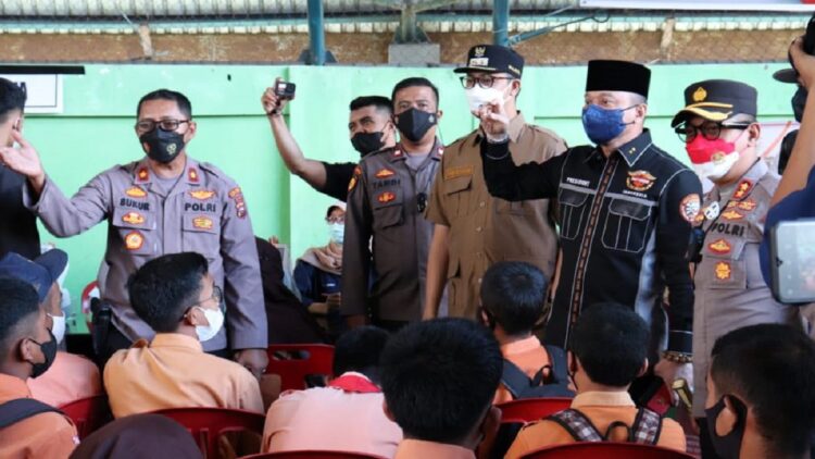 Kapolda Sumbar tinjau vaksinasi di Bukittinggi.