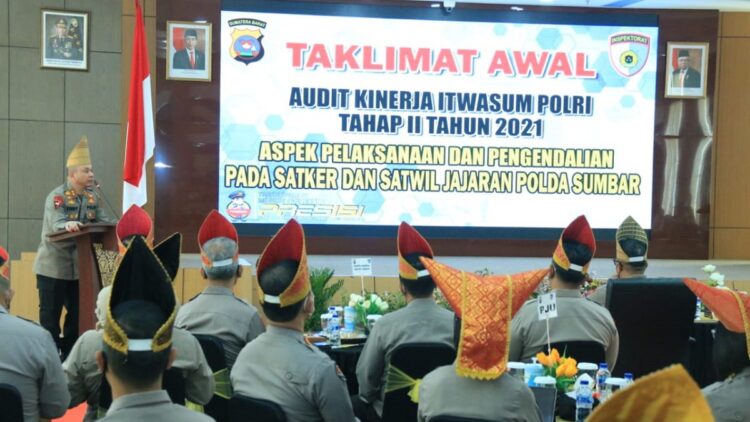 Kapolda Sumbar buka taklimat awal Itwasum Polri.