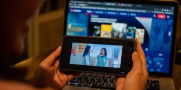 Drama Orisinal MAXstream ‘Kau dan Dia Movie’ Resmi Dirilis, Telkomsel Gelar Meet the Cast via Daring 8 Drama Orisinal MAXstream ‘Kau dan Dia Movie’ Resmi Dirilis, Telkomsel Gelar Meet the Cast via Daring