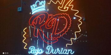 Hadir di Padang, Lepaskan Candu Makan Durian di Rajo Durian