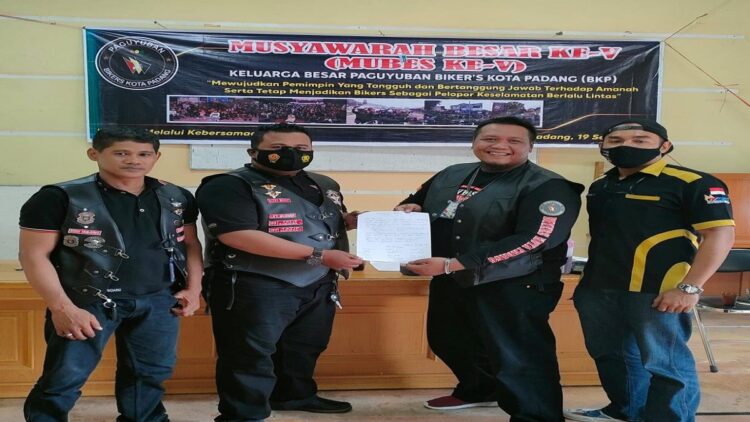 Om Rizki Moge kembali Nakhodai Paguyuban Bikers Kota Padang, Bertekad Ubah Mindset Masyarakat Bikers Ugal-ugalan 1 Bripka Rizki Kurniawan keempat kalinya memimpin Paguyuban Bikers Kota Padang. (IST)