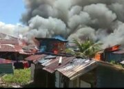 5 Unit Rumah Terbakar di Gang Mandala Kampung Lapai, Penyebab Kebakaran masih Diselidiki