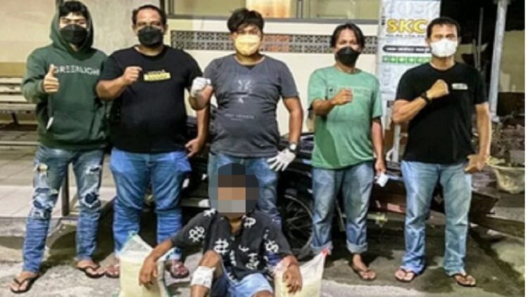 Tim Klewang Satreskrim Polresta Padang usai membekuk pelaku pencurian di dalam kios pada Kamis (23/9) malam. (ANTARA/HO-Polresta Padang)