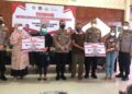 Mantap! Polda Sumbar Salurkan Bantuan Ratusan Juta untuk PKL